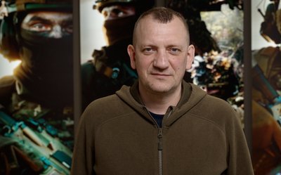 Головний бухгалтер 33-ї бригади Яновицький з Чернівців — про службу, зброю та чотири роки війни Головний бухгалтер 33-ї бригади Яновицький з Чернівців — про службу, зброю та чотири роки війни