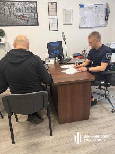 Судитимуть працівника СІЗО, якого втягнули в наркобізнес через романтичні стосунки з арештанткою — ДБР