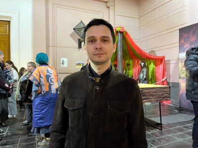 Представлено понад 200 предметів музейної колекції: у Дніпрі відкрили виставку холодної зброї Представлено понад 200 предметів музейної колекції: у Дніпрі відкрили виставку холодної зброї