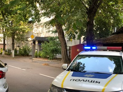Стався вибух в адмінбудівлі райвідділу поліції у Рівному. Загинув правоохоронець, ще троє поранені Стався вибух в адмінбудівлі райвідділу поліції у Рівному. Загинув правоохоронець, ще троє поранені