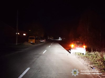 Вибіг на проїзну частину: на Рівненщині під колеса авто потрапив дев'ятирічний хлопчик