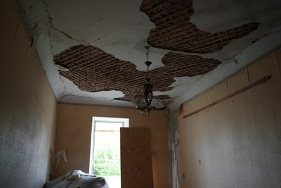 "Все воно валиться": скільки триватиме ремонт пошкоджених будинків на Металургів у Сумах "Все воно валиться": скільки триватиме ремонт пошкоджених будинків на Металургів у Сумах