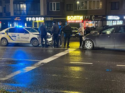У Луцьку — ДТП на Перемоги та Ковельській: в місті утворилися затори У Луцьку — ДТП на Перемоги та Ковельській: в місті утворилися затори