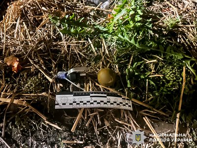 Чоловік погрожував підірвати гранати у Рівному: його затримали після трьохгодинних перемовин — поліція Чоловік погрожував підірвати гранати у Рівному: його затримали після трьохгодинних перемовин — поліція