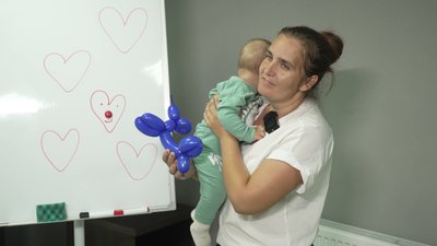 "Червоні носи" та "Клоуни без кордонів" провели виставу в дитячій лікарні Рівного "Червоні носи" та "Клоуни без кордонів" провели виставу в дитячій лікарні Рівного