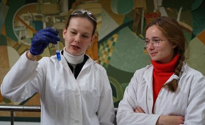 В Ужгороді презентували науково-популярну виставку "Елементи всесвіту" В Ужгороді презентували науково-популярну виставку "Елементи всесвіту"