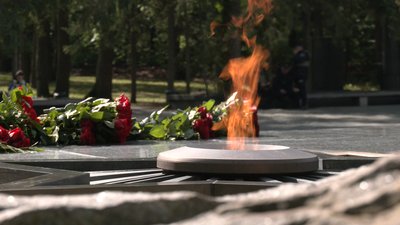 У День пам'яті та перемоги над нацизмом у Харкові вшанували пам'ять загиблих у Другій світовій війни 8 травня 2025 року У День пам'яті та перемоги над нацизмом у Харкові вшанували пам'ять загиблих у Другій світовій війни 8 травня 2025 року