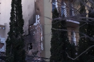 “Тримаємось, все одно перемога за нами”: “шахед” вдарив по приватному сектору у Сумах “Тримаємось, все одно перемога за нами”: “шахед” вдарив по приватному сектору у Сумах