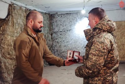 Бійці "Червоної Калини" отримали нагороди за відвагу на фронті Бійці "Червоної Калини" отримали нагороди за відвагу на фронті