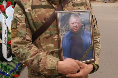 В Охтирці попрощалися з військовослужбовцем Миколою Федяєм В Охтирці попрощалися з військовослужбовцем Миколою Федяєм
