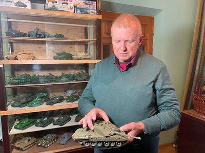 Тернополянин колекціонує саморобні моделі військової техніки, моделювання тернопіль Тернополянин колекціонує саморобні моделі військової техніки, моделювання тернопіль