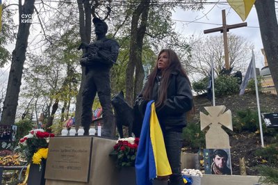 "Черговий день пам'яті": побратими зібрались на Аскольдовій могилі на 30-річчя "Да Вінчі" "Черговий день пам'яті": побратими зібрались на Аскольдовій могилі на 30-річчя "Да Вінчі"
