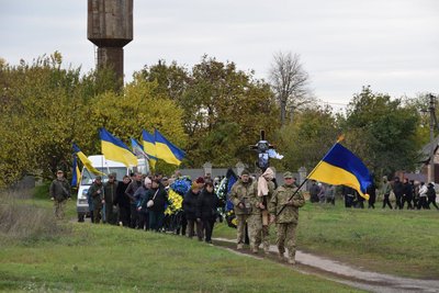 На Кіровоградщині попрощалися із бійцями Андрієм Козаком та Русланом Томашевським На Кіровоградщині попрощалися із бійцями Андрієм Козаком та Русланом Томашевським