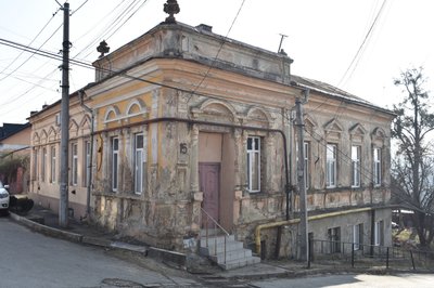 У Чернівцях понад 90 будинків аварійні та під загрозою обвалу: на яких вулицях