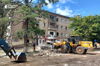 КАБ поцілив у будинок у Краматорську: як розбирають завали — фото