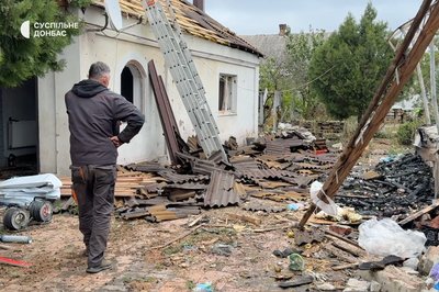 Олексій біля свого пошкодженого російським обстрілом будинку Слов’янськ Донецька область 20 жовтня 2025 рік Олексій біля свого пошкодженого російським обстрілом будинку Слов’янськ Донецька область 20 жовтня 2025 рік