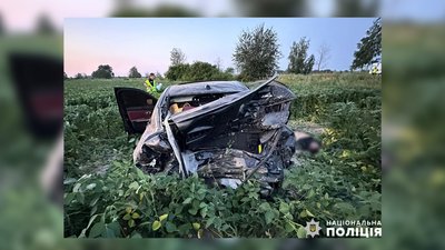 Двоє чоловіків загинули, чотирьох пасажирів госпіталізували: на Ніжинщині сталася смертельна ДТП Двоє чоловіків загинули, чотирьох пасажирів госпіталізували: на Ніжинщині сталася смертельна ДТП