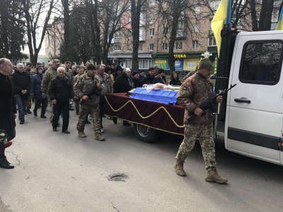 Назавжди 25: на Черкащині попрощалися із захисником Назавжди 25: на Черкащині попрощалися із захисником
