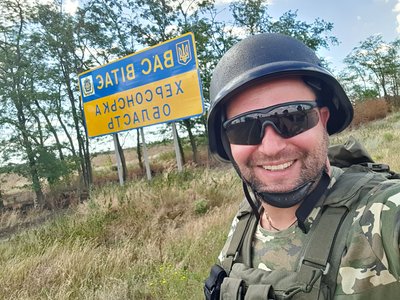 Зробив свій вибір: місія – служіння людям. Історія волонтера з Херсонщини Анатолія Дзюбенка Зробив свій вибір: місія – служіння людям. Історія волонтера з Херсонщини Анатолія Дзюбенка