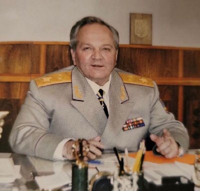 Батько ексдепутата із Сумщини Андрія Деркача причетний до передачі Росії українських бомбардувальників Батько ексдепутата із Сумщини Андрія Деркача причетний до передачі Росії українських бомбардувальників