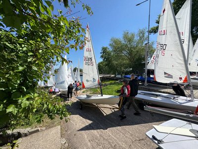 Ловили попутний вітер: у Черкасах стартував Чемпіонат України з вітрильного спорту Ловили попутний вітер: у Черкасах стартував Чемпіонат України з вітрильного спорту