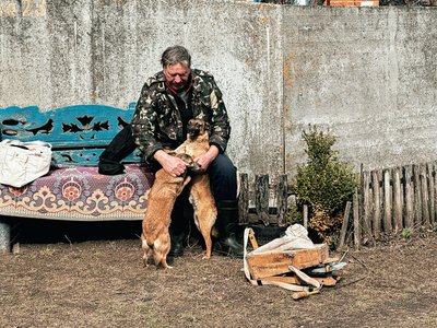 Не грають, а сіють: історія "скрипки-сівалки" та її власника з Охтирщини Сумської області Не грають, а сіють: історія "скрипки-сівалки" та її власника з Охтирщини Сумської області