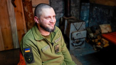 перукар військовослужбовець Луганського прикордонного загону бригади "Помста" В'ячеслав на псевдо "Барбер" Донецька область 8 листопада 2024 рік перукар військовослужбовець Луганського прикордонного загону бригади "Помста" В'ячеслав на псевдо "Барбер" Донецька область 8 листопада 2024 рік