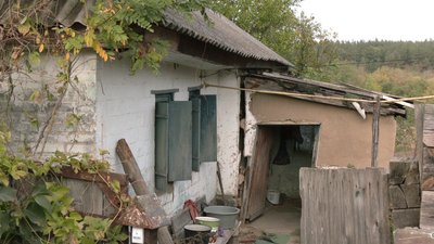 "Завалилась стіна, немає за що відремонтувати". У селі на Кіровоградщині руйнується будинок жінки з інвалідністю "Завалилась стіна, немає за що відремонтувати". У селі на Кіровоградщині руйнується будинок жінки з інвалідністю