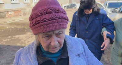 10 тисяч за машину, щоб виїхати з Лимана. Як рятуються з прифронтових міст Донеччини: історії з транзитного центру 10 тисяч за машину, щоб виїхати з Лимана. Як рятуються з прифронтових міст Донеччини: історії з транзитного центру