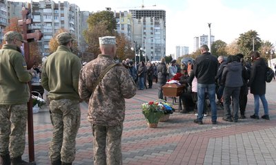 "Це не лише їхня війна": у Черкасах попрощалися з двома військовослужбовцями "Це не лише їхня війна": у Черкасах попрощалися з двома військовослужбовцями