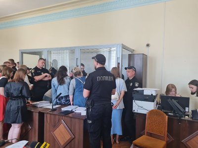 У Житомирі перенесли суд над обвинуваченими у рекеті — потерпілі не прийшли на засідання У Житомирі перенесли суд над обвинуваченими у рекеті — потерпілі не прийшли на засідання