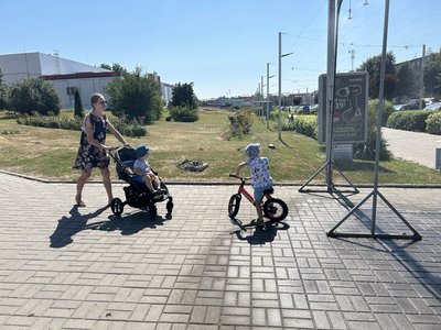 "Щоб охолодитись у шалену спеку": у місті на Черкащині встановили водяну арку "Щоб охолодитись у шалену спеку": у місті на Черкащині встановили водяну арку