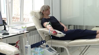 "Людям треба кров ": нагородження почесних донорів України провели в Центрі служби крові у Рівному "Людям треба кров ": нагородження почесних донорів України провели в Центрі служби крові у Рівному