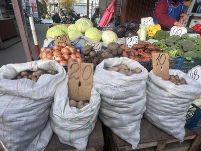 Ціни на овочі борщового набору у Вінниці знизилися: капуста подешевшала майже удвічі