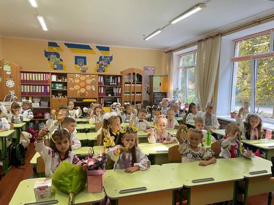 Перший дзвоник, першокласники, Тернопіль Перший дзвоник, першокласники, Тернопіль