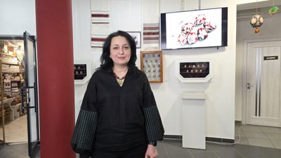 Оксана Ясінська, завідувачка Музею писанкового розпису, Коломия, Івано-Франківщина Оксана Ясінська, завідувачка Музею писанкового розпису, Коломия, Івано-Франківщина
