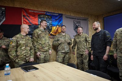 Понад 125 км² звільнені: президент відвідав бригади на Лиманському фронті й анонсував четвертий етап операції «Вівальді» Понад 125 км² звільнені: президент відвідав бригади на Лиманському фронті й анонсував четвертий етап операції «Вівальді»