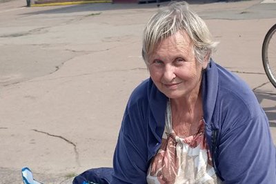 Сезон лісових ягід: які ціни та попит на чорницю в Коростені на Житомирщині