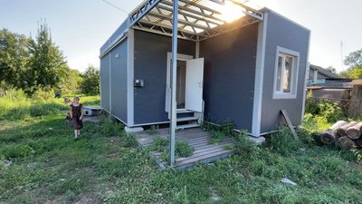Народили дев'яту дитину та стали дідусем й бабусею: як живе родина з Чернігівщини, чий будинок спалили росіяни Народили дев'яту дитину та стали дідусем й бабусею: як живе родина з Чернігівщини, чий будинок спалили росіяни