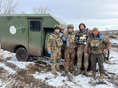 "На фронті не було крові, щоб врятувати життя": історія лікаря з Чернівців, який шість років є донором "На фронті не було крові, щоб врятувати життя": історія лікаря з Чернівців, який шість років є донором