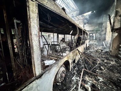 Тролейбусне депо у Слобідському районі Харкова зазнало атаки "Шахедів", пошкоджені тролейбуси: фото наслідків 8 Тролейбусне депо у Слобідському районі Харкова зазнало атаки "Шахедів", пошкоджені тролейбуси: фото наслідків 8