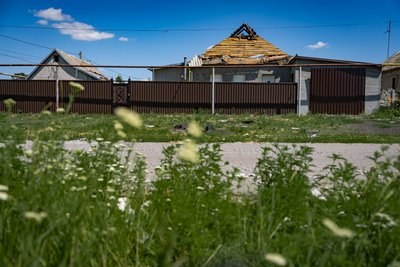 "Щодня б’ють БпЛА, а останнім часом почали прилітати й КАБи". Репортаж з Райполя на Дніпропетровщині за 9 км від фронту "Щодня б’ють БпЛА, а останнім часом почали прилітати й КАБи". Репортаж з Райполя на Дніпропетровщині за 9 км від фронту