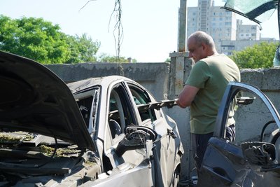 Знищене авто внаслідок атаки на Харків у ніч на 9 червня