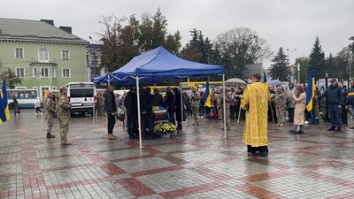 У Рівному попрощались з військовим Олександром Матеяшем У Рівному попрощались з військовим Олександром Матеяшем