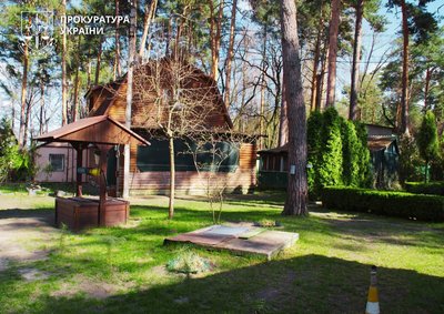 На березі Дніпра поблизу Черкас здійснили самочинну забудову: справи щодо знесення подали до суду На березі Дніпра поблизу Черкас здійснили самочинну забудову: справи щодо знесення подали до суду