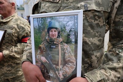 Загинули на Донеччині та Харківщині: у Луцьку попрощалися з Олександром Махновцем і Валерієм Максимчуком Загинули на Донеччині та Харківщині: у Луцьку попрощалися з Олександром Махновцем і Валерієм Максимчуком