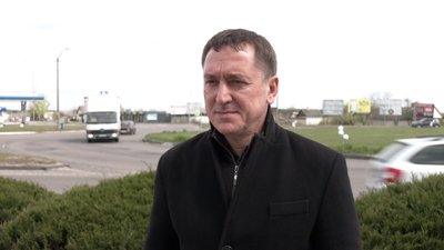 "Люди колеса б'ють, диски, усе, що можна": як ремонтують трасу міжнародного значення на Рівненщині "Люди колеса б'ють, диски, усе, що можна": як ремонтують трасу міжнародного значення на Рівненщині