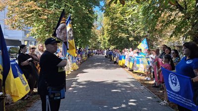 «Щоб про них не забували»: У Черкасах відкрили меморіальні таблички на честь захисників «Щоб про них не забували»: У Черкасах відкрили меморіальні таблички на честь захисників
