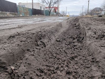 У Південноукраїнську жителі зібрали понад 1000 підписів для ремонту дороги до пункту видачі води У Південноукраїнську жителі зібрали понад 1000 підписів для ремонту дороги до пункту видачі води