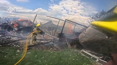 П'ять годин гасили пожежу П'ять годин гасили пожежу